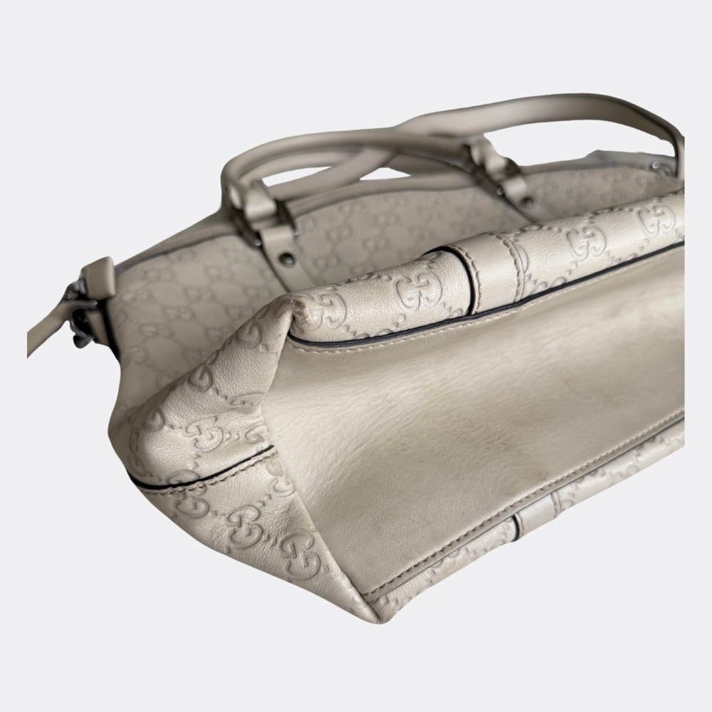 Gucci White Guccissima Leather GG Charm Convertible Bag – Good Conditi - Picture 8 of 15